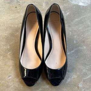 COLE HAAN SHINY PATENT LEATHER PEEP TOE WEDGES